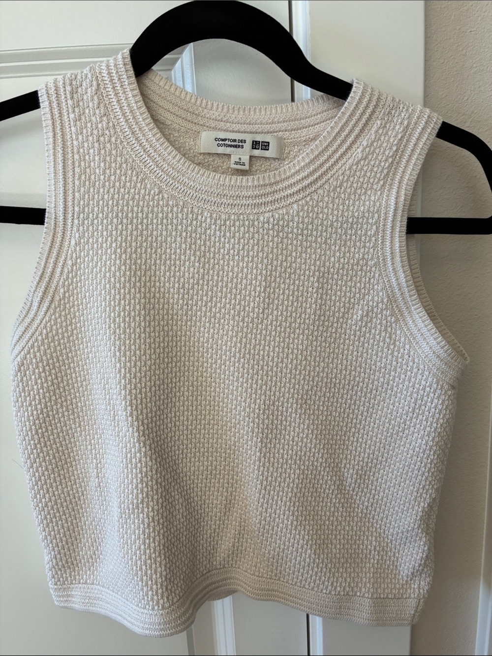 UNIQLO Cream Textured Knit Sleeveless Crew Top